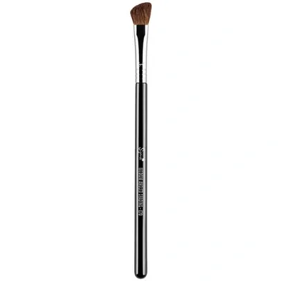 Sigma Beauty E70 - Medium Angled Shading Brush In White