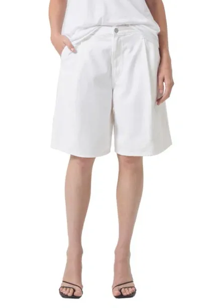 Agolde Ellis Pleated Organic Cotton Denim Shorts In Milkshake