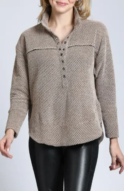 Apny Chenille Waffle Pullover In Caramel