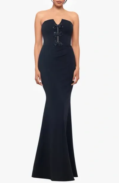 Betsy & Adam Strapless Trumpet Gown In Black/black