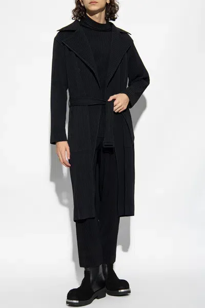 Issey Miyake Plissé-effect Double-breasted Trench Coat In Black