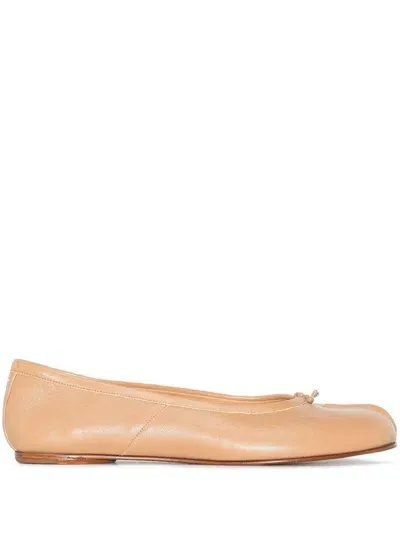 Maison Margiela Ballet Shoe In Beige