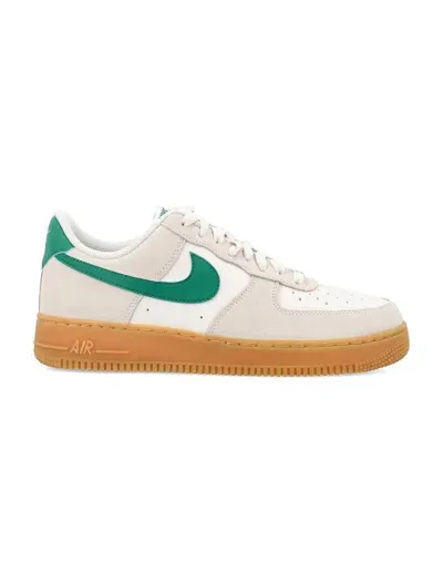 Nike Air Force 1 07 Lv8 Sneaker In Ivory/cream Beige