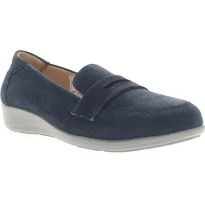 Propét Yetta Penny Loafer In Navy