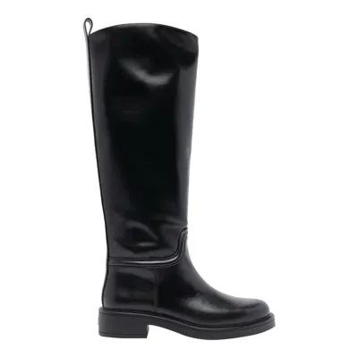 Stuart Weitzman Boots In Black