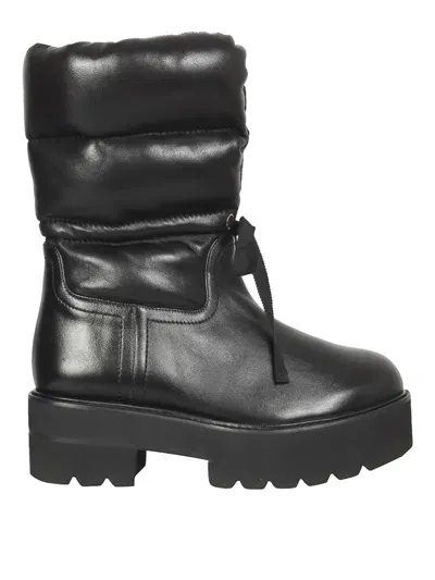 Stuart Weitzman Tyler Boots In Black