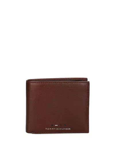 Tommy Hilfiger Leather Bi-fold Wallet In Brown