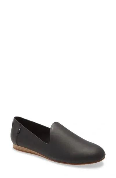 Toms Darcy Flat Loafer In Black Veg Tan Leather