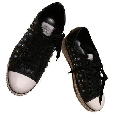 Pre-owned Valentino Garavani Rockstud Leather Trainers In Black