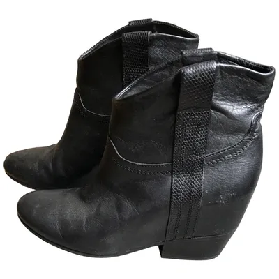 Pre-owned Janet & Janet Leather Ankle Boots In Black