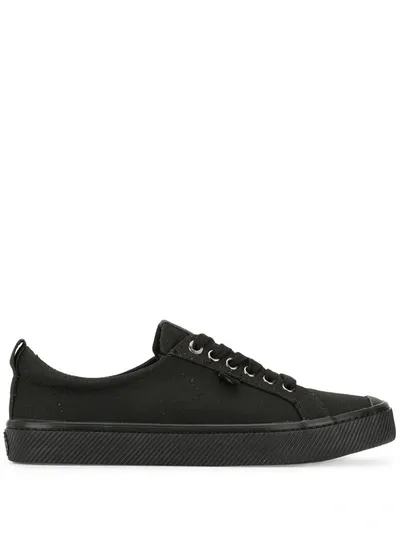 Cariuma Oca Low-top Canvas Sneakers In All Black