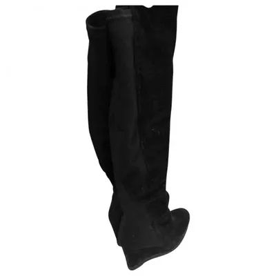 Pre-owned Stuart Weitzman Boots In Black