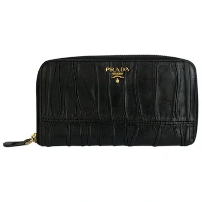 Pre-owned Prada Leather Wallet In Black