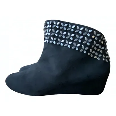 Pre-owned Alaïa Ankle Boots In Black