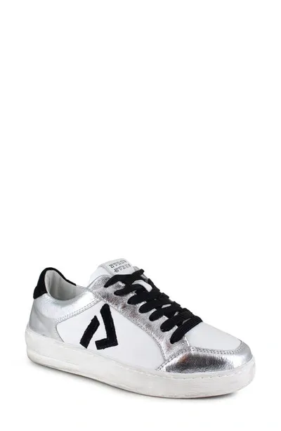 Ziginy Ruta Water Resistant Sneaker In White Black