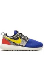 Nike Wmns Roshe One Lx Sneakers In Multicolour